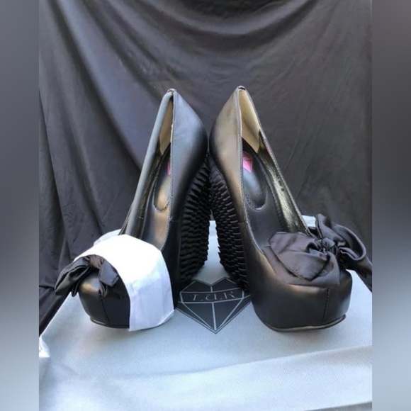 TUK Black Ribbon Platform (NEW) - Picture 2 of 6